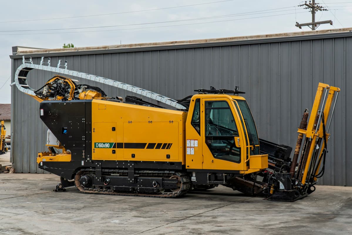 2020 Vermeer D60x90 S3 HDD drill, full side profile, enclosed cab, rubber tracks, drill pipe rack, cable carrier arm