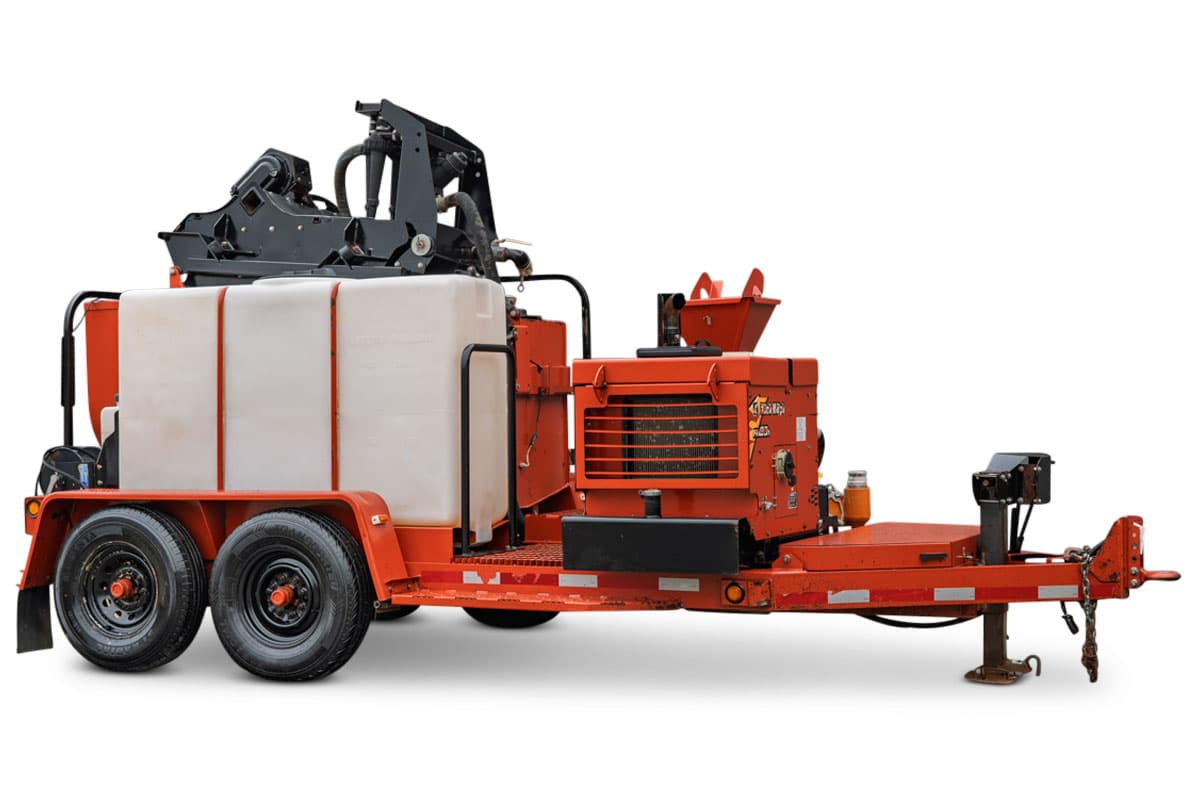 2015 Ditch Witch MR90 mud recycler, 3/4 view, tandem-axle trailer, white mixing tank, engine compartment, hopper, hydraulic lines