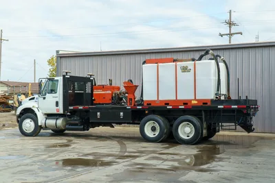 Ditch Witch 2010 International 4400 - Mud Equipment