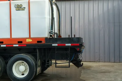 Ditch Witch 2010 International 4400 - Mud Equipment