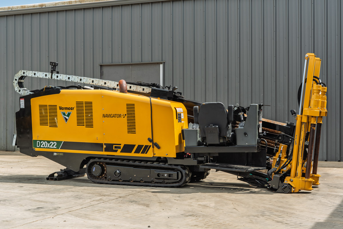 2024 Vermeer D20x22 S3 Navigator HDD drill, driver-side view, rubber tracks, loaded drill pipe rack, operator seat visible