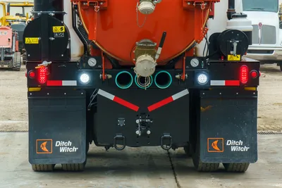 9300-712: 2017 Ditch Witch FXT65