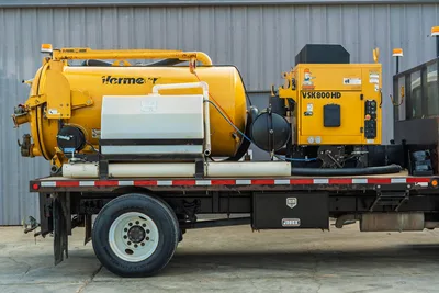 2007 International 4300 Mud Mixing Truck