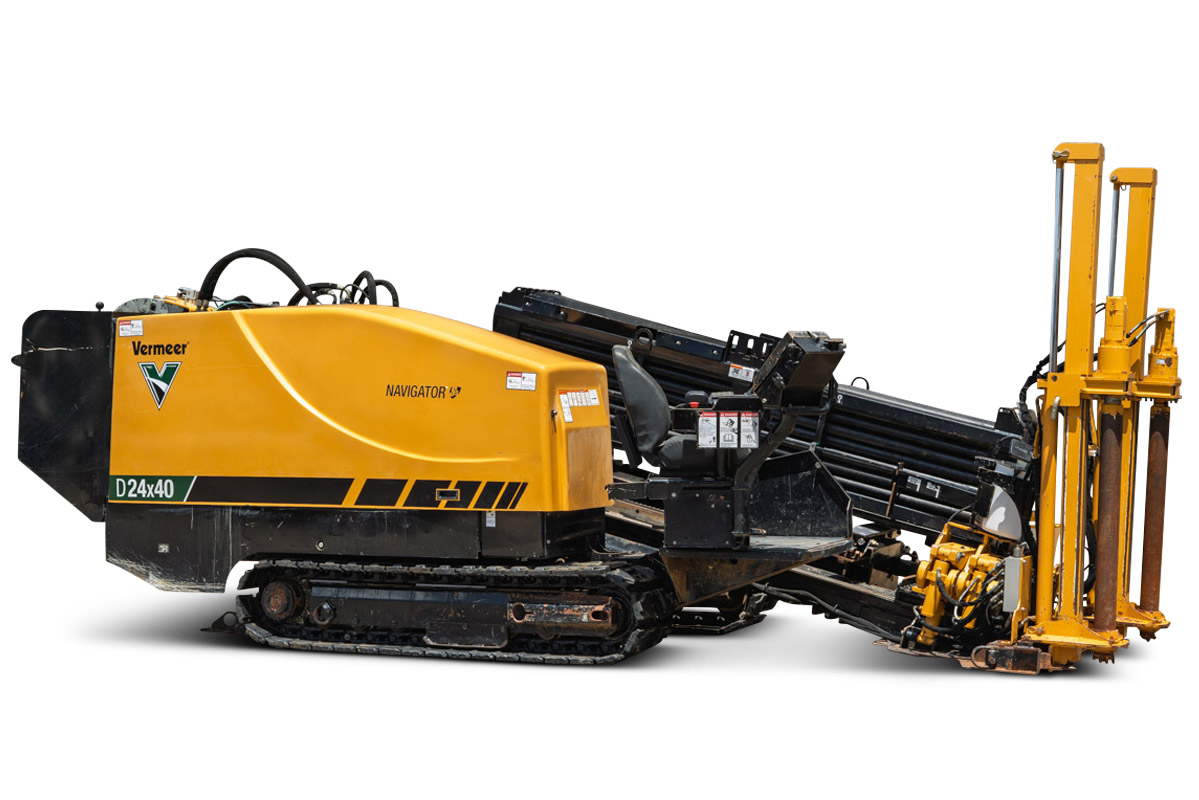 2021 Vermeer D24x40 S3 Navigator HDD drill, 3/4 side view, rubber tracks, loaded drill pipe rack, hydraulic carriage