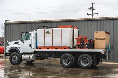 9810-0252: 2011 International WorkStar 7600 Mud Truck