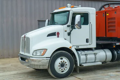 9300-712: 2017 Ditch Witch FXT65