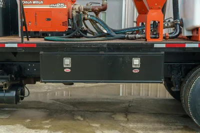 Ditch Witch 2010 International 4400 - Mud Equipment