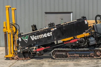2020 Vermeer D24x40 S3 HDD drill, angled carriage with Vermeer logo, rubber tracks, hydraulic lines, drill pipe anchor visible