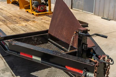 2017 Lucon 12T192FCBW trailer