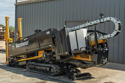 2022 Vermeer D23x30 S3 HDD drill, 3/4 rear angle, rubber tracks, cable track, fluid tank, drill frame visible