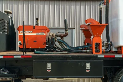 Ditch Witch 2010 International 4400 - Mud Equipment