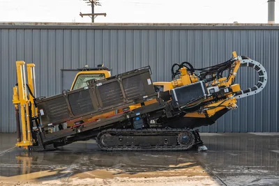 Vermeer 40x55DR S3 HDD rig side profile, yellow/black drill head, tracked undercarriage, 40,000 lbs thrust capacity