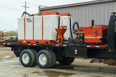 Ditch Witch 2010 International 4400 - Mud Equipment