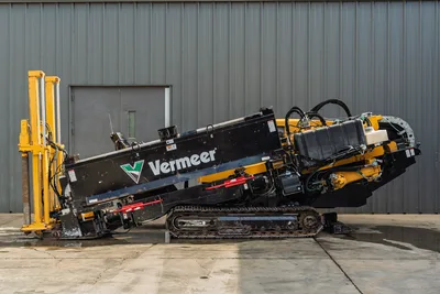 2018 Vermeer D24x40 S3 HDD rig, full side profile, angled drill frame raised, rubber tracks, engine compartment, pipe rack visible