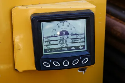 2018 Vermeer D8x12 digital display panel showing 3,264.7 engine hours, 101% fuel level, 75°F coolant temp, 12V system