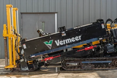 2018 Vermeer D24x40 S3 HDD rig, angled drill frame elevated, rubber tracks, vise assembly, operator display visible