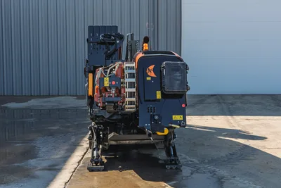Ditch Witch JT20 HDD rig, rear view, tracked carrier, engine compartment, drill head assembly, 17,000 lbs thrust