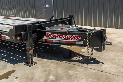 2023 Interstate 40DLA trailer