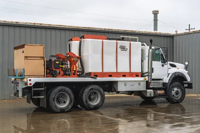 9810-0252: 2011 International WorkStar 7600 Mud Truck