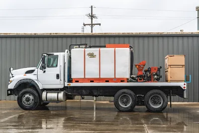 9810-0252: 2011 International WorkStar 7600 Mud Truck