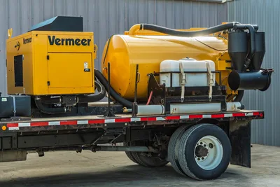 2007 International 4300 Mud Mixing Truck