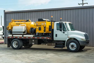 2007 International 4300 Mud Mixing Truck