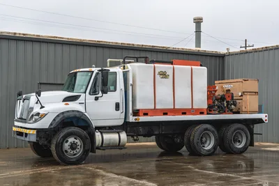 9810-0252: 2011 International WorkStar 7600 Mud Truck