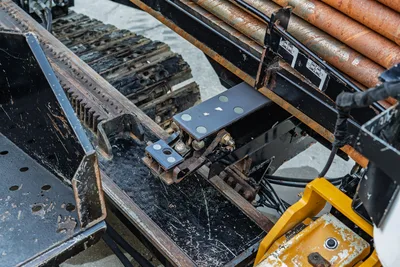2019 Vermeer D40x55 S3 carriage rack-and-pinion gear, rubber track, drill pipe rack with used 2.625" pipe
