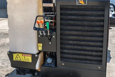 9100-2137: 2017 Ditch Witch JT10