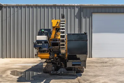 2019 Vermeer D40x55 S3 HDD drill, rear view, rubber tracks, drill frame, hydraulic hoses, pipe rack, engine compartment visible, used condition