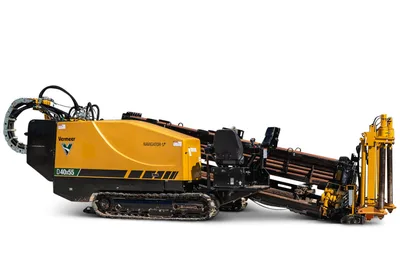 2021 Vermeer D40x55 S3 Navigator HDD drill, 3/4 left view, rubber tracks, loaded drill pipe rack, hydraulic anchor system