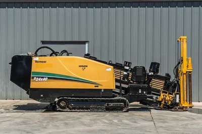 2020 Vermeer D24x40 S3 Navigator HDD drill, left-side profile, rubber tracks, loaded pipe rack, drill frame, yellow hood