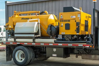 2007 International 4300 Mud Mixing Truck