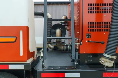 9300-712: 2017 Ditch Witch FXT65