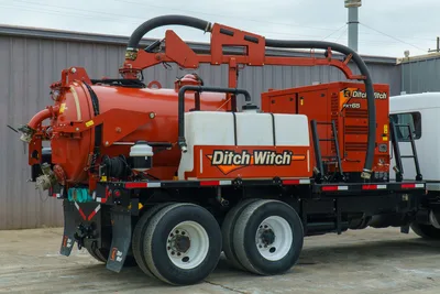 9300-712: 2017 Ditch Witch FXT65