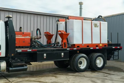 Ditch Witch 2010 International 4400 - Mud Equipment