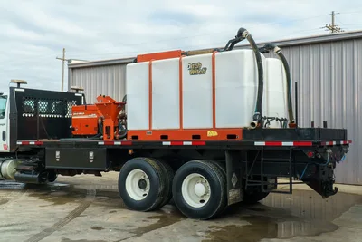 Ditch Witch 2010 International 4400 - Mud Equipment