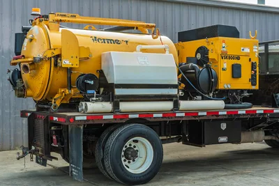 2007 International 4300 Mud Mixing Truck