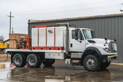 9810-0252: 2011 International WorkStar 7600 Mud Truck