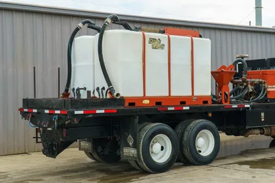 Ditch Witch 2010 International 4400 - Mud Equipment