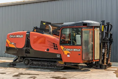 2017 Ditch Witch JT30 HDD drill, 3/4 rear angle, enclosed cab, rubber tracks, drill pipe rack, carriage assembly visible